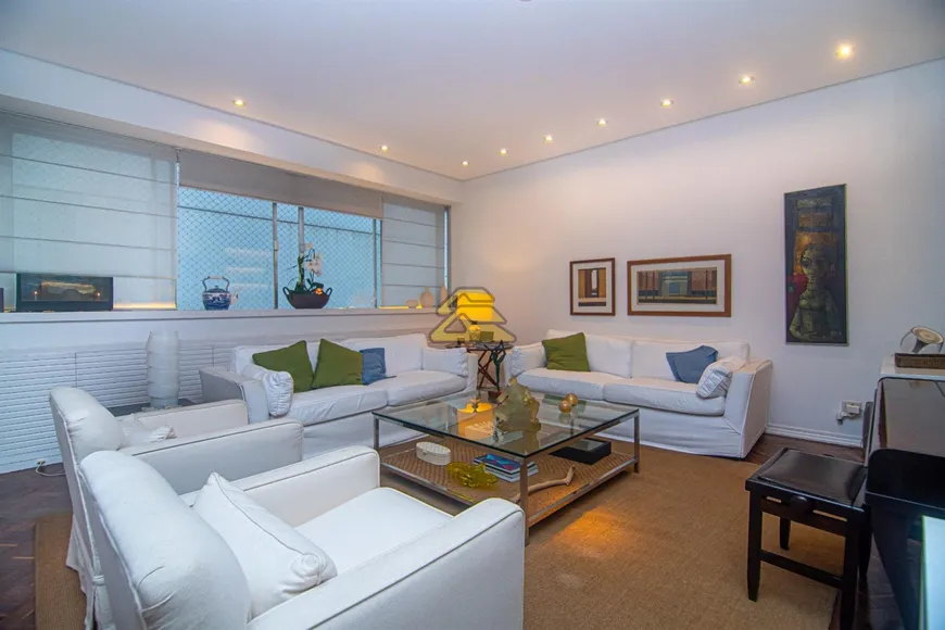 Foto 1 de Apartamento com 4 Quartos à venda, 135m² em Lagoa, Rio de Janeiro