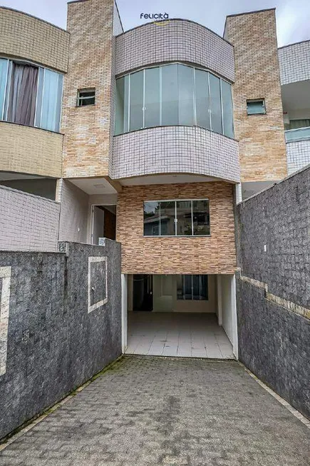 Foto 1 de Casa com 3 Quartos à venda, 139m² em Ariribá, Balneário Camboriú