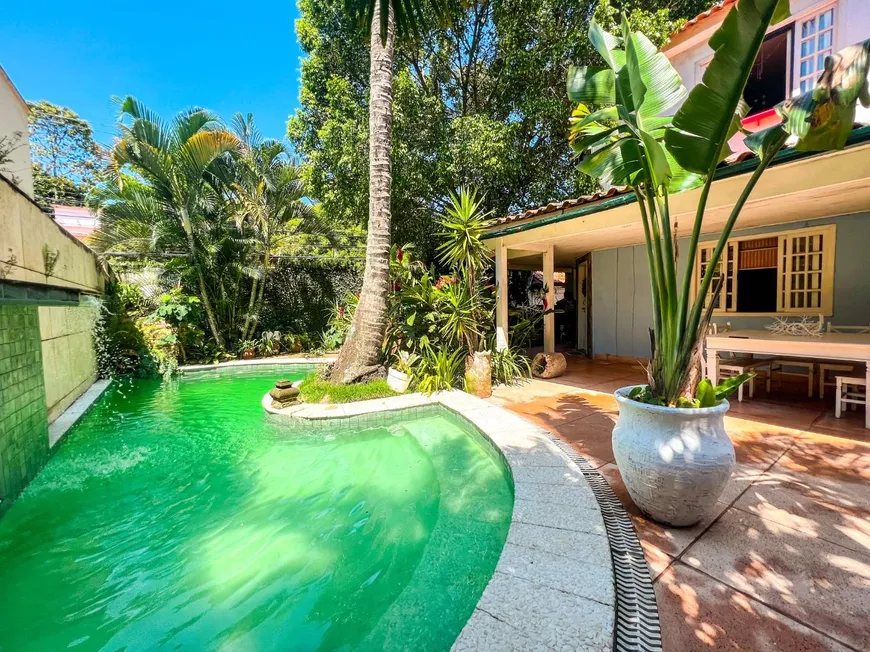 Foto 1 de Casa com 3 Quartos à venda, 206m² em Itaipu, Niterói