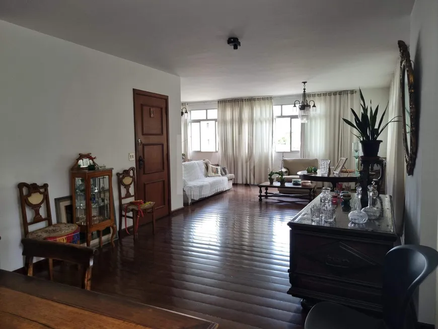 Foto 1 de Apartamento com 4 Quartos à venda, 200m² em Santo Antônio, Belo Horizonte