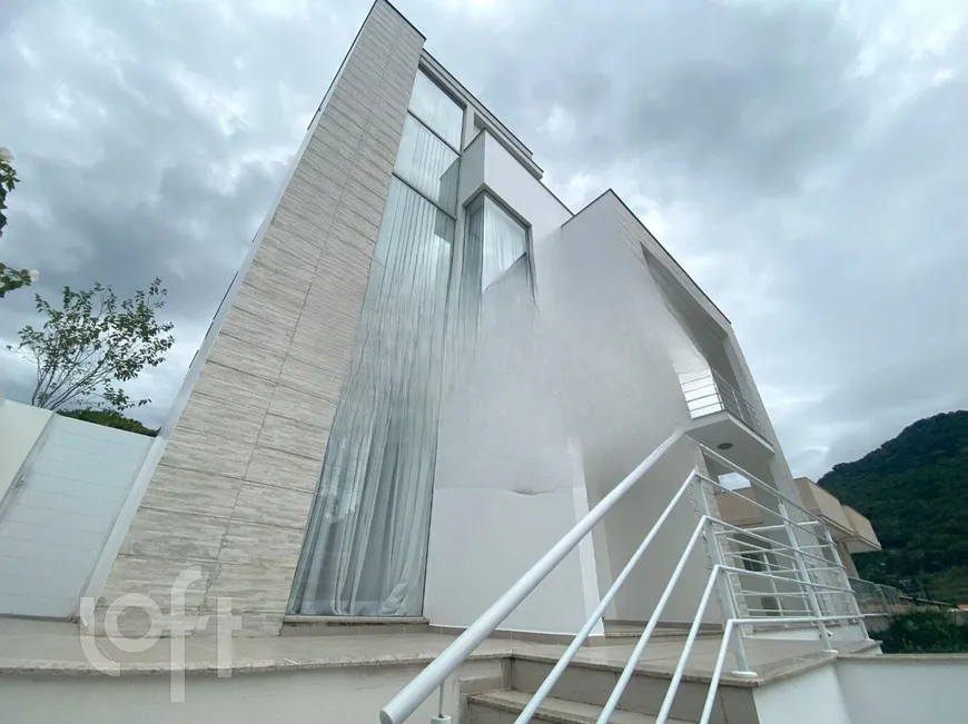 Foto 1 de Casa com 3 Quartos à venda, 336m² em Lagoa da Conceição, Florianópolis