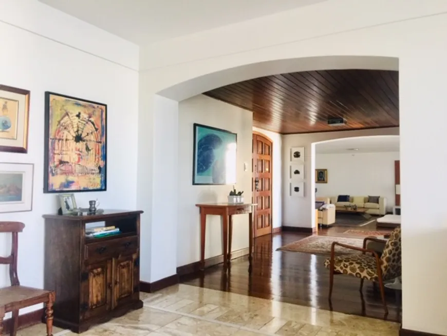Foto 1 de Apartamento com 5 Quartos à venda, 304m² em Jardim Apipema, Salvador
