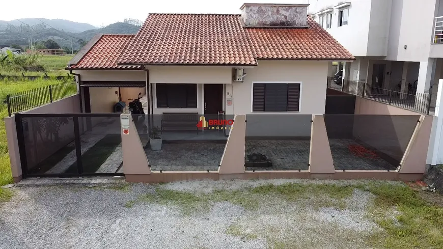 Foto 1 de Casa com 3 Quartos à venda, 160m² em Centro, Antônio Carlos