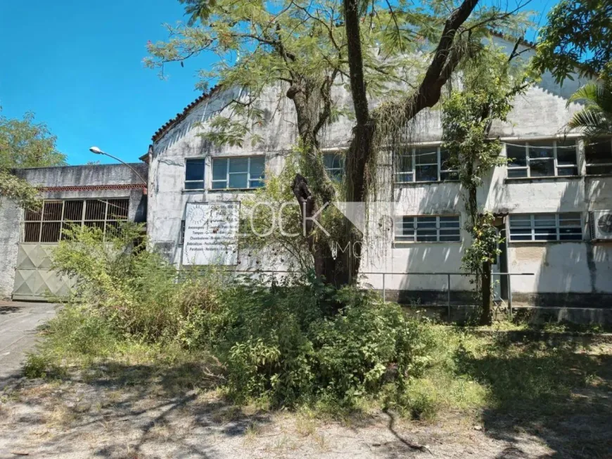 Foto 1 de Galpão/Depósito/Armazém à venda, 1550m² em Amendoeira, São Gonçalo