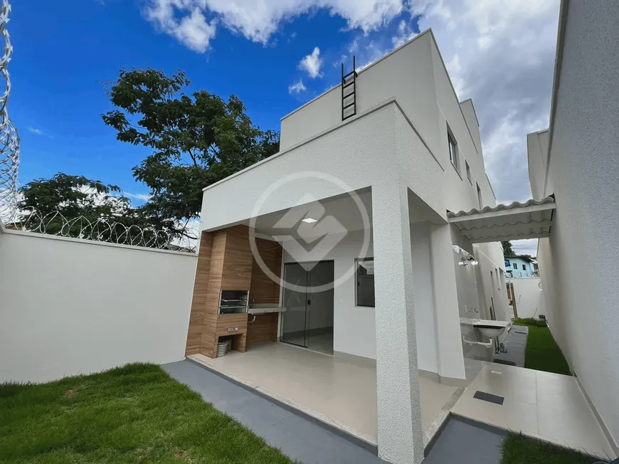 Foto 1 de Sobrado com 3 Quartos à venda, 145m² em Setor Faiçalville, Goiânia