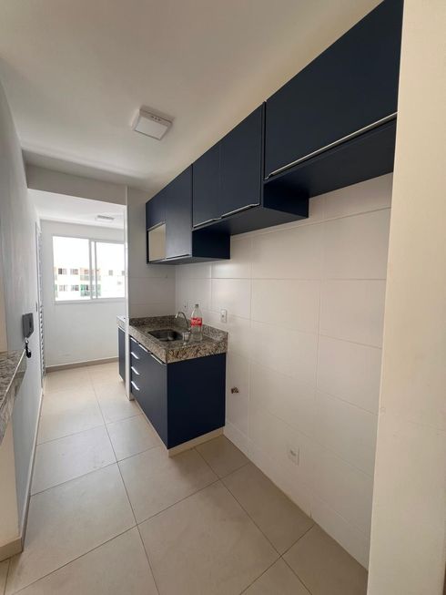 Apartamento na Avenida Ferroviária, 2, Vila Formosa em Anápolis, por R$  258.614 - Viva Real