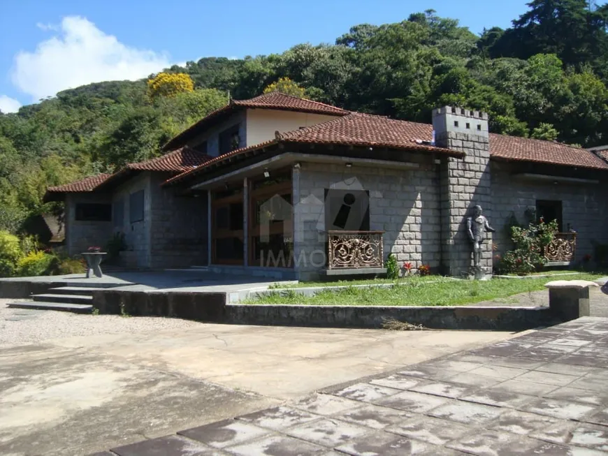Foto 1 de Casa com 3 Quartos à venda, 400m² em Independência, Petrópolis