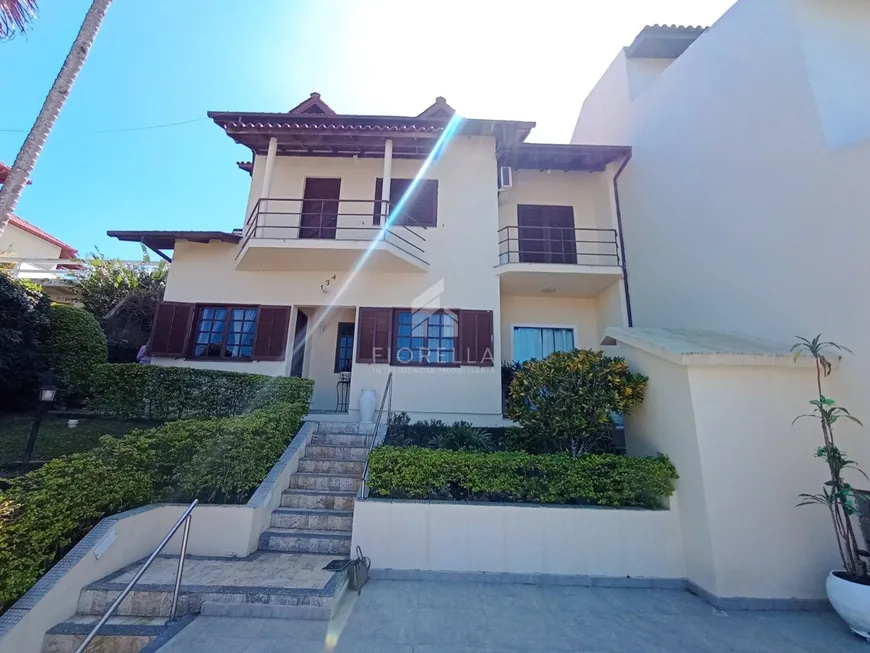 Foto 1 de Casa com 3 Quartos à venda, 216m² em Joao Paulo, Florianópolis