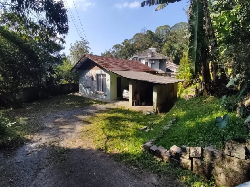 Foto 1 de Lote/Terreno à venda, 631m² em América, Joinville