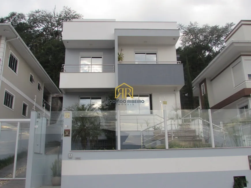 Foto 1 de Casa com 4 Quartos à venda, 326m² em Forquilhinhas, São José