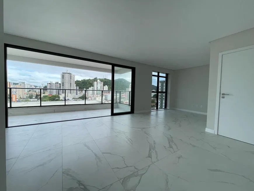 Foto 1 de Apartamento com 3 Quartos à venda, 118m² em Centro, Itajaí