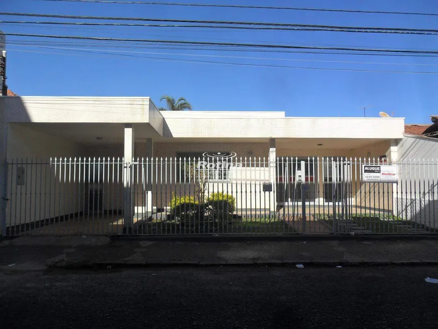 Foto 1 de Imóvel Comercial com 3 Quartos para alugar, 243m² em Nossa Senhora Aparecida, Uberlândia