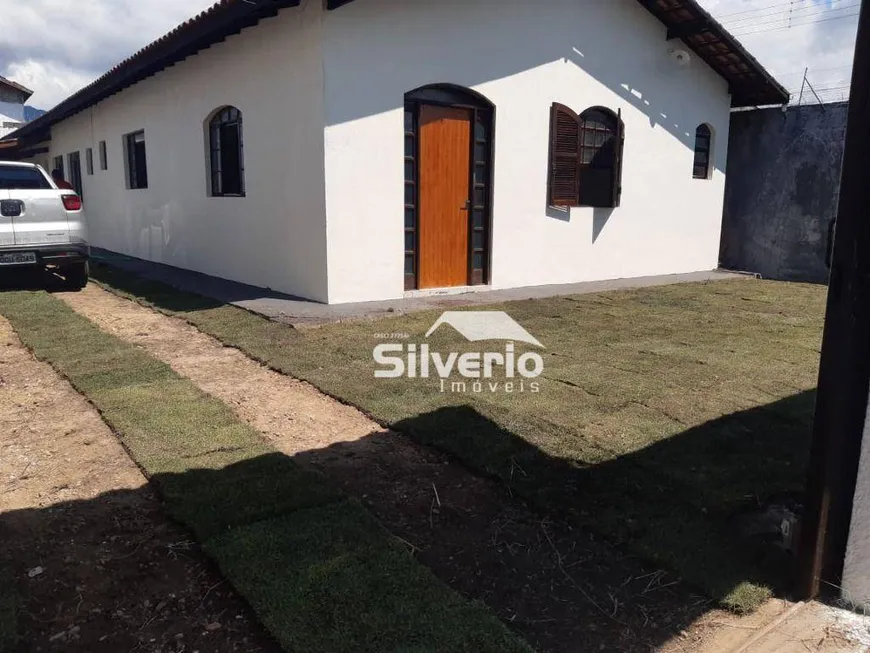 Foto 1 de Casa com 4 Quartos à venda, 105m² em Barranco Alto, Caraguatatuba