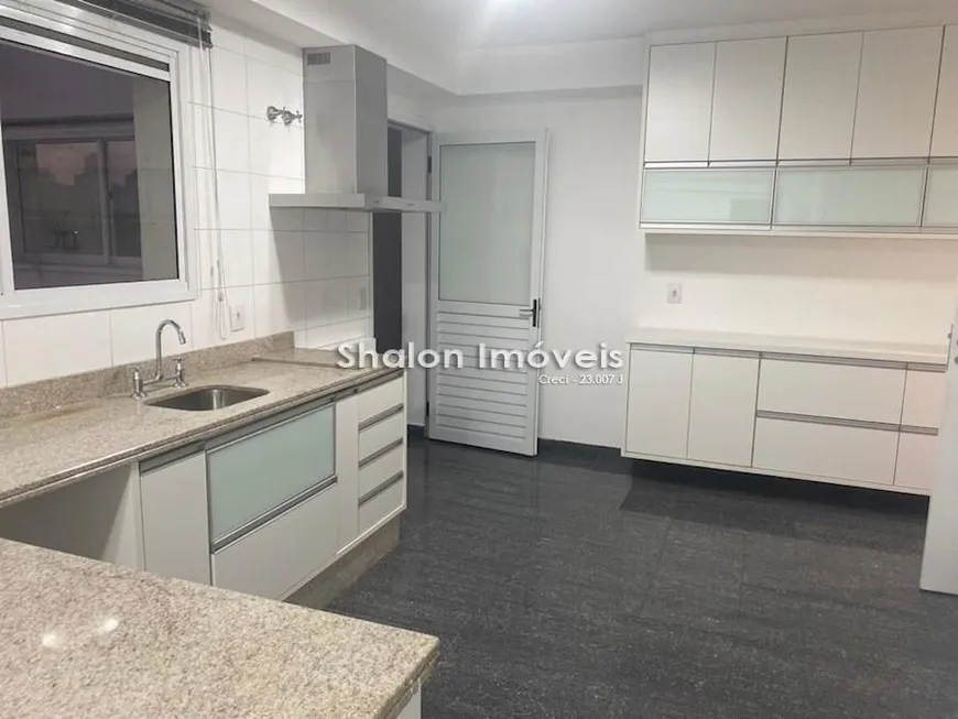 Foto 1 de Apartamento com 3 Quartos para alugar, 233m² em Campo Grande, São Paulo