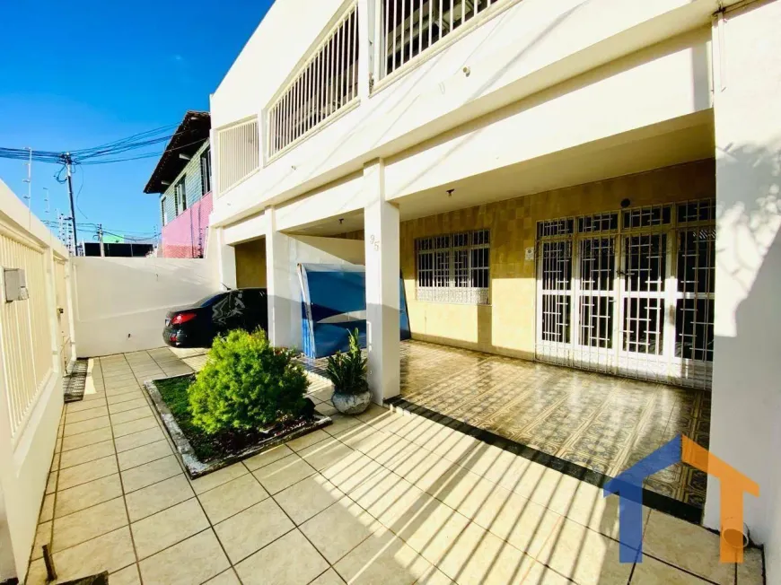 Foto 1 de Casa com 6 Quartos para venda ou aluguel, 400m² em Salgado Filho, Aracaju