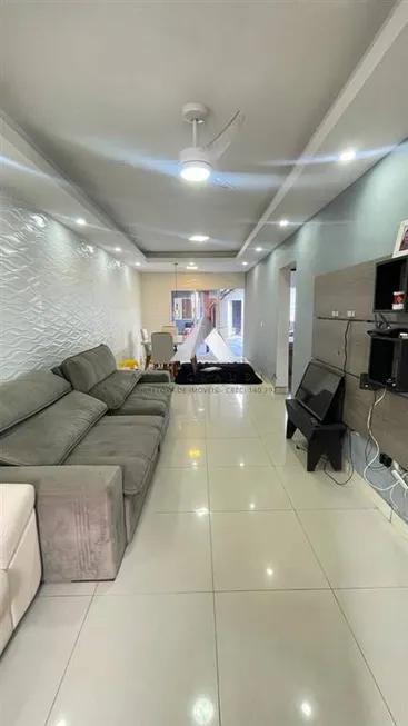 Foto 1 de Casa com 2 Quartos à venda, 79m² em Jussara, Mongaguá