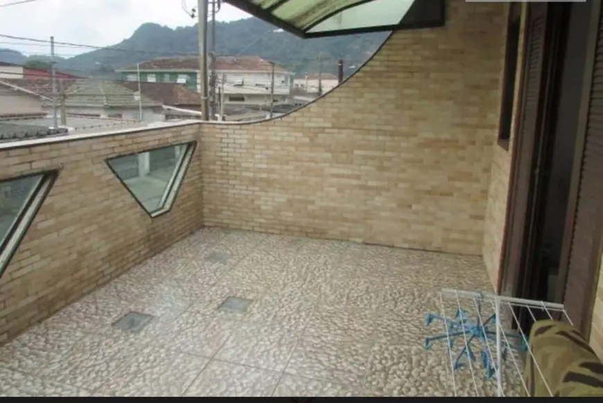 Foto 1 de Casa com 3 Quartos à venda, 90m² em Vila São Jorge, São Vicente