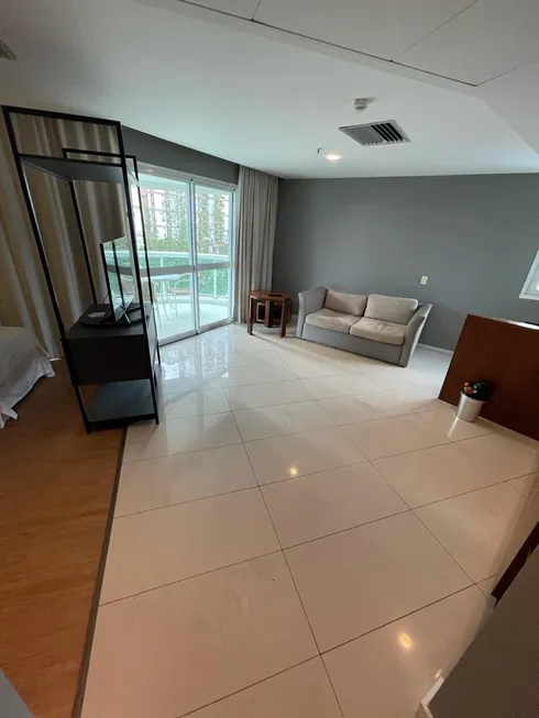 Foto 1 de Apartamento com 1 Quarto para venda ou aluguel, 50m² em Barra da Tijuca, Rio de Janeiro