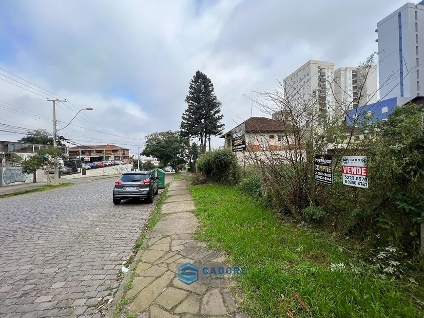 Foto 1 de Lote/Terreno à venda, 730m² em Nossa Senhora de Lourdes, Caxias do Sul