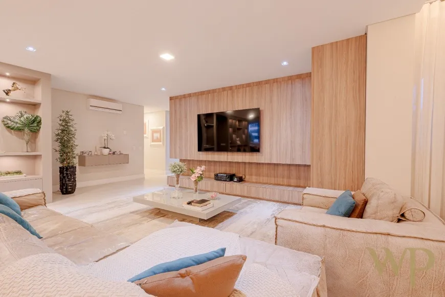 Foto 1 de Apartamento com 4 Quartos à venda, 446m² em Atiradores, Joinville