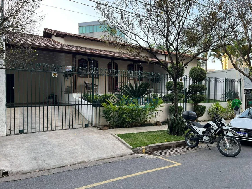 Foto 1 de Casa de Condomínio com 3 Quartos à venda, 171m² em Santa Lúcia, Belo Horizonte