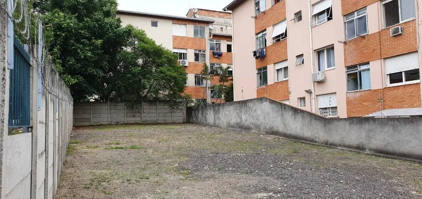 Foto 1 de Lote/Terreno à venda, 310m² em Jardim do Salso, Porto Alegre