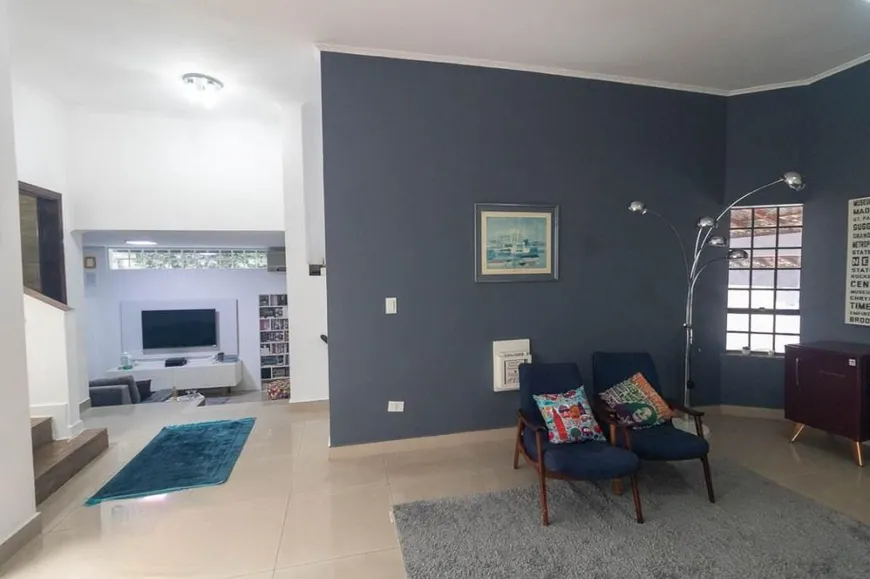 Foto 1 de Sobrado com 3 Quartos à venda, 330m² em Vila Pires, Santo André