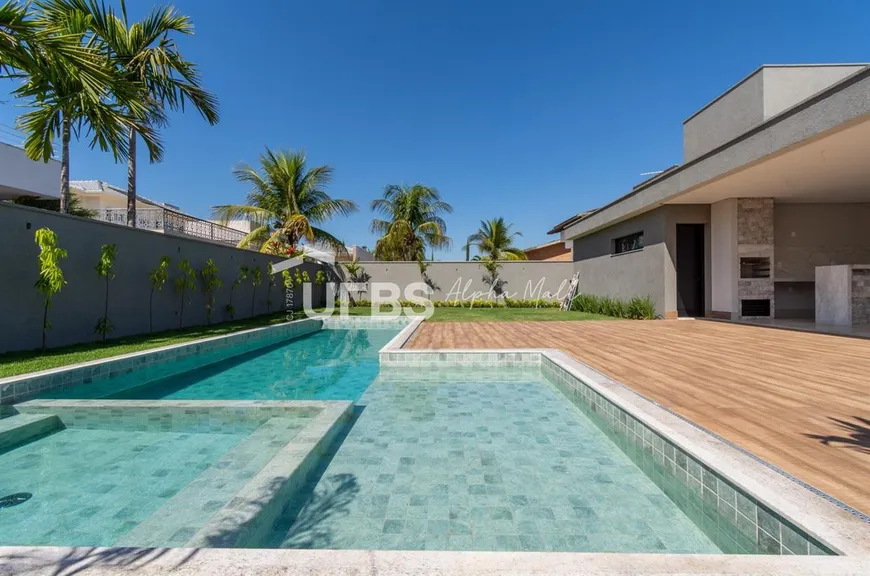 Foto 1 de Casa de Condomínio com 4 Quartos à venda, 490m² em Residencial Alphaville Flamboyant, Goiânia