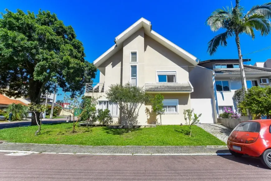 Foto 1 de Casa com 3 Quartos à venda, 178m² em Uberaba, Curitiba