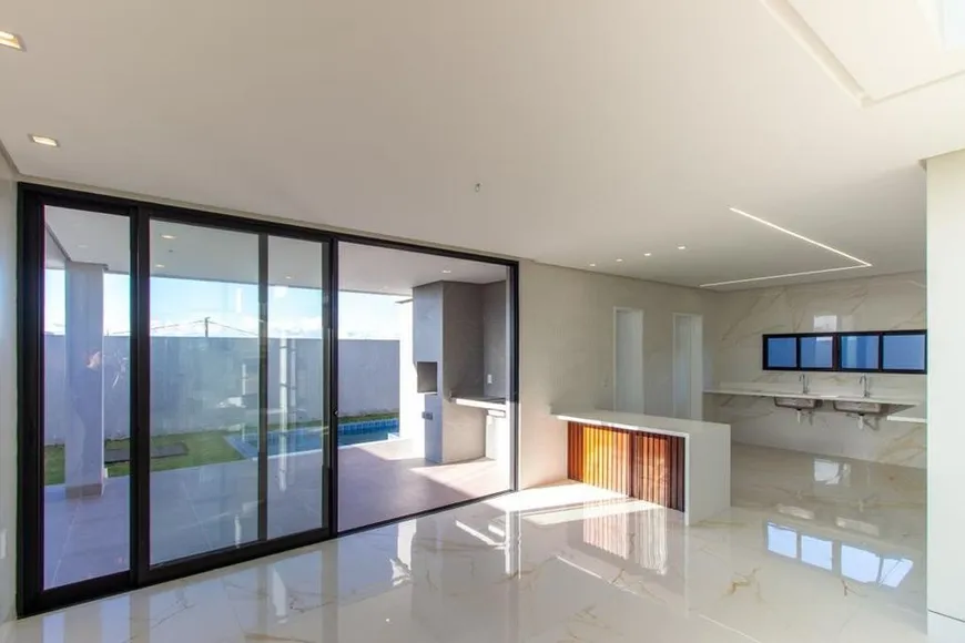 Foto 1 de Casa com 3 Quartos à venda, 180m² em Anita Garibaldi, Joinville