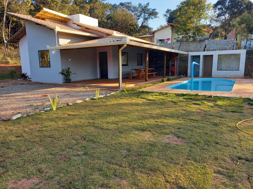 Foto 1 de Fazenda/Sítio com 3 Quartos à venda, 877m² em Zona Rural, Itatiaiuçu