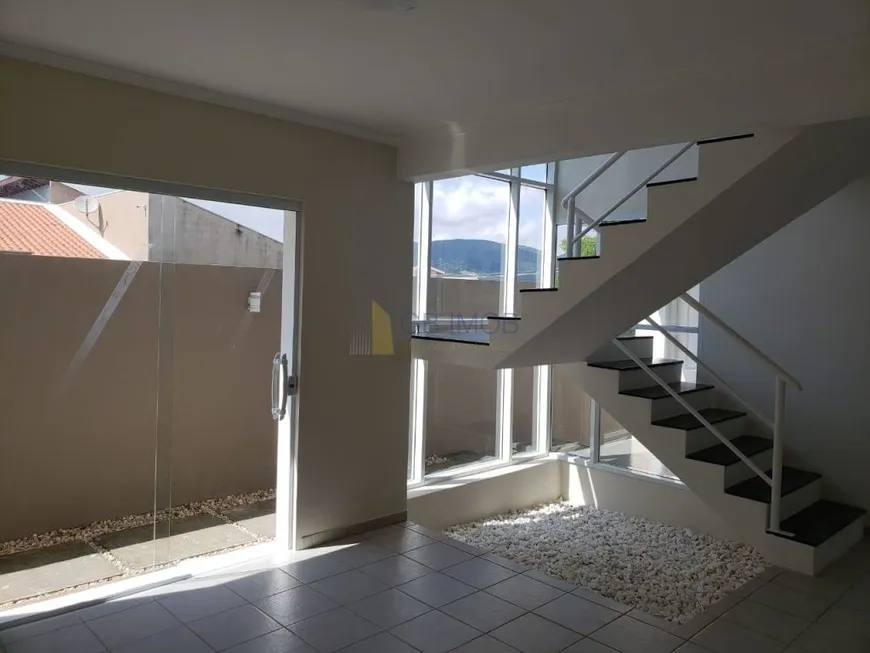 Foto 1 de Sobrado com 3 Quartos à venda, 167m² em Horto Santo Antonio, Jundiaí