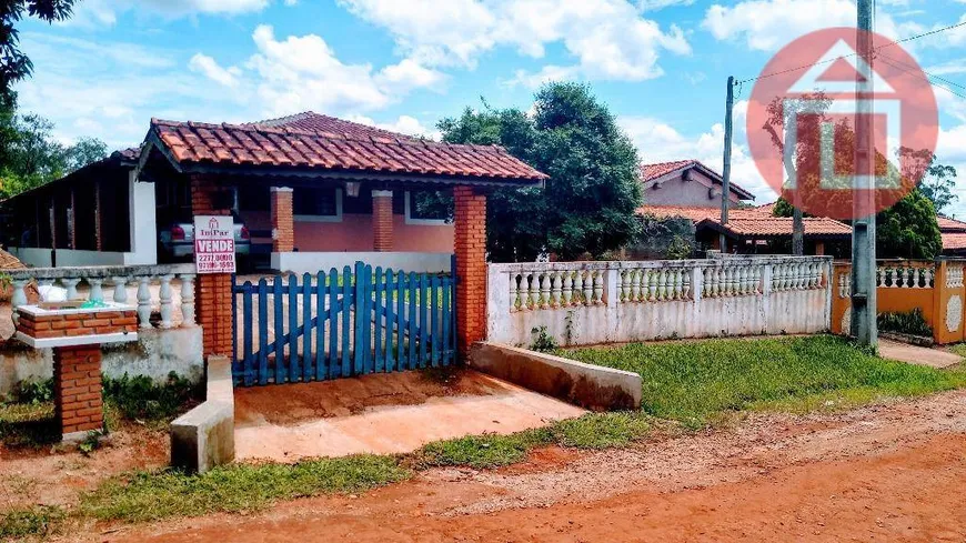 Foto 1 de Fazenda/Sítio com 3 Quartos à venda, 175m² em Campinho, Bragança Paulista