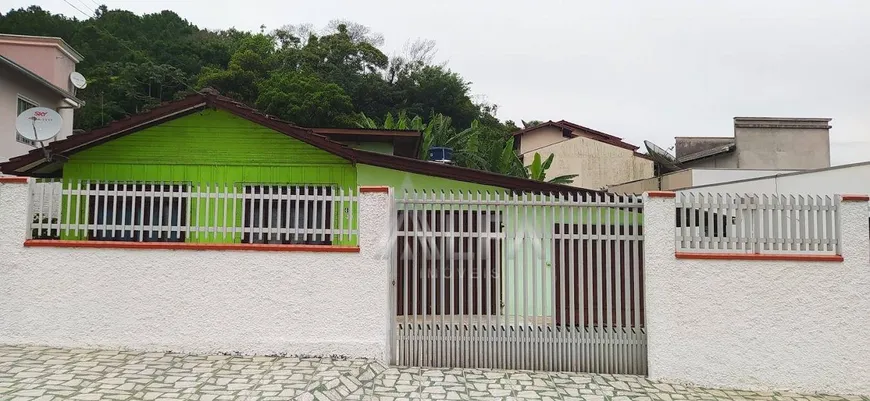 Foto 1 de Casa com 4 Quartos à venda, 190m² em Praia de São Miguel, Penha