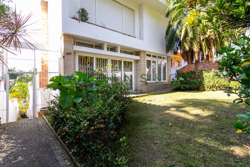 Foto 1 de Casa com 3 Quartos à venda, 420m² em Pacaembu, São Paulo