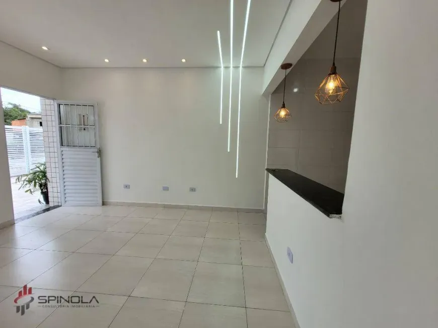 Foto 1 de Casa com 2 Quartos à venda, 58m² em Jardim Aloha, Praia Grande