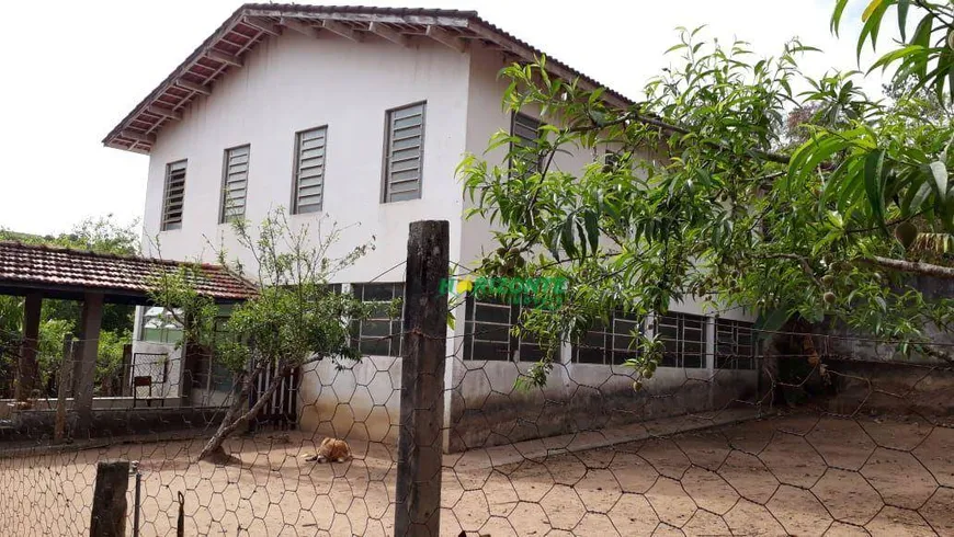 Foto 1 de Fazenda/Sítio com 4 Quartos à venda, 160m² em , Monteiro Lobato