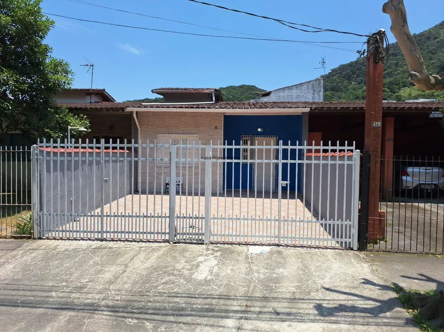 Foto 1 de Casa com 2 Quartos à venda, 82m² em Cidade Jardim, Caraguatatuba