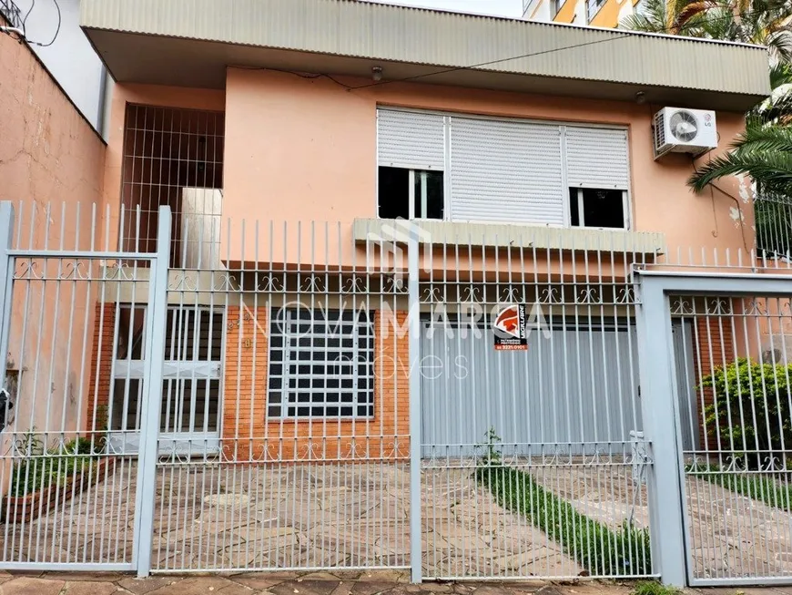 Foto 1 de Casa com 3 Quartos à venda, 327m² em Petrópolis, Porto Alegre