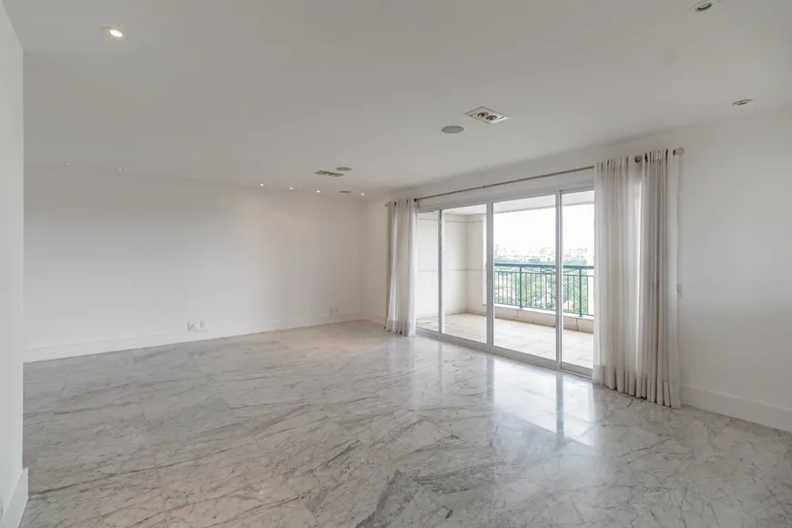 Foto 1 de Apartamento com 3 Quartos para venda ou aluguel, 190m² em Jardins, São Paulo