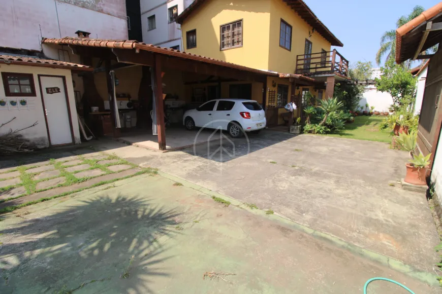 Foto 1 de Casa com 3 Quartos à venda, 220m² em São Pedro, Juiz de Fora
