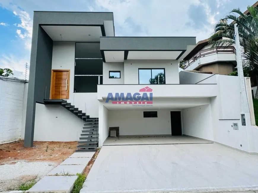 Foto 1 de Casa de Condomínio com 4 Quartos à venda, 300m² em Vila Zezé, Jacareí