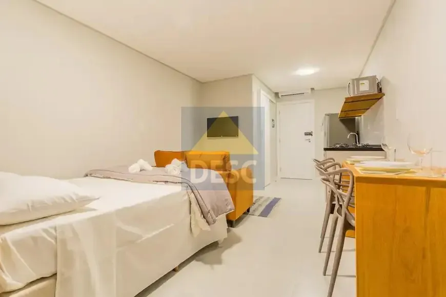 Foto 1 de Apartamento com 1 Quarto para alugar, 25m² em Barra, Balneário Camboriú