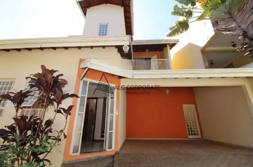 Foto 1 de Casa com 3 Quartos para venda ou aluguel, 205m² em Loteamento Residencial Vila Bella, Campinas