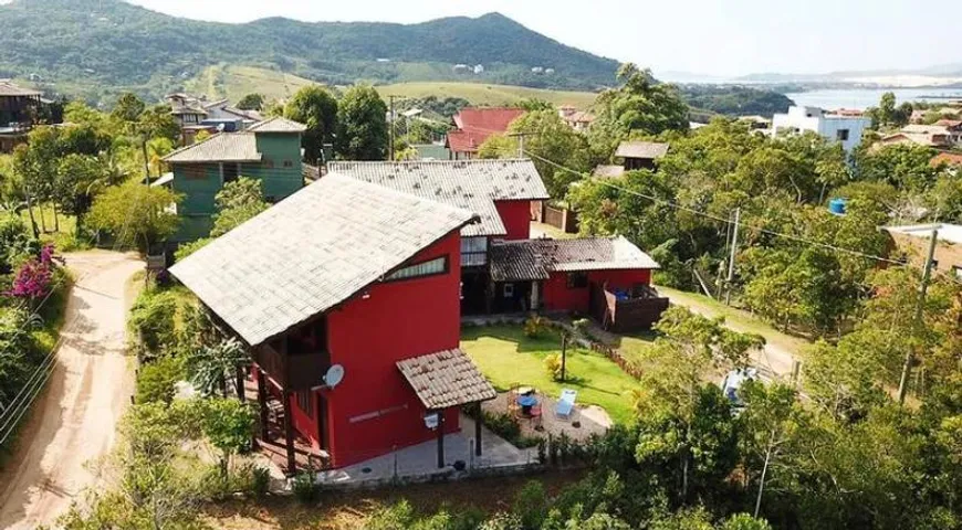 Foto 1 de Imóvel Comercial com 8 Quartos à venda, 800m² em Praia do Rosa, Imbituba