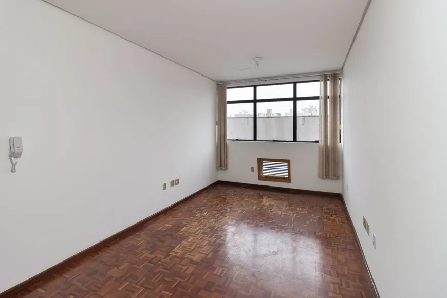 Foto 1 de Sala Comercial para alugar, 23m² em Passo da Areia, Porto Alegre