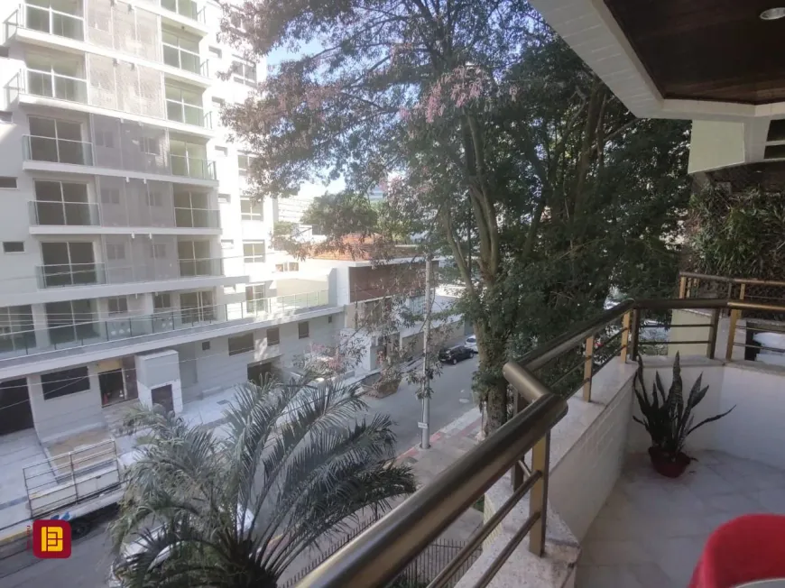 Foto 1 de Apartamento com 3 Quartos à venda, 135m² em Centro, Florianópolis