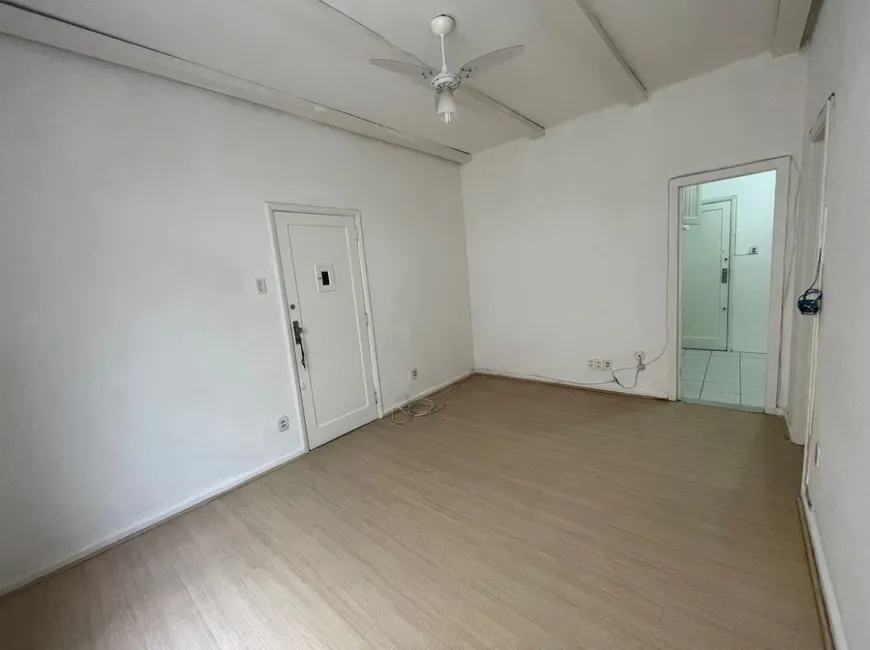 Foto 1 de Apartamento com 2 Quartos à venda, 70m² em Leblon, Rio de Janeiro