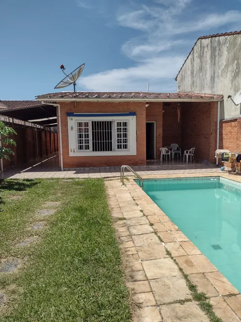 Foto 1 de Casa com 4 Quartos à venda, 184m² em Jardim Nova Itanhaem, Itanhaém