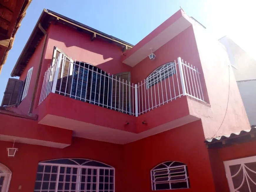 Foto 1 de Casa com 4 Quartos para alugar, 250m² em Centro, Jacareí